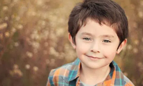 Nhặt được ví của tỷ phú bất động sản, đứa trẻ đói rách đến tận nơi trả lại nhưng lại xin 1 đô-la bằng được, lý do nói ra khiến ai nghe cũng phải xấu hổ