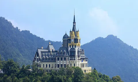 Lộ diện đại gia BĐS, ông chủ tòa lâu đài "khủng" trên đỉnh Tam Đảo