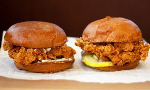 Dự đoán sai nhu cầu, khách ùn ùn kéo đến, cơn sốt bất ngờ khiến Popeyes đưa ra chiến dịch marketing lạ lùng, càng khiến khách hàng cuồng hơn
