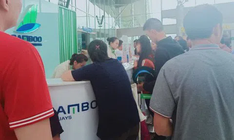 Máy bay Bamboo delay, hàng loạt hành khách phải chờ đợi hẳn 1 ngày