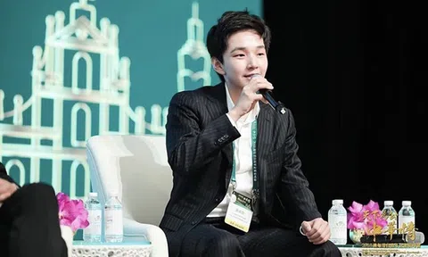 Gia thế của chàng trai 24 tuổi trở thành tỷ phú USD sau một đêm