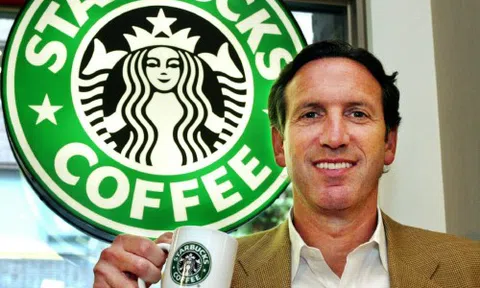 Bí quyết nào giúp kẻ nghèo khó trở thành ông chủ Starbucks trị giá 100 tỷ đô la?
