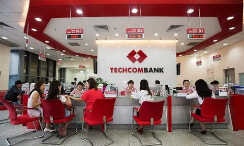 Nguồn thu từ Vingroup chiếm bao nhiêu trong doanh thu của Techcombank?