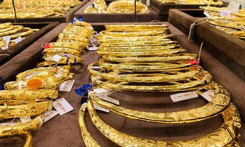 Giá vàng hôm nay 29/1, mở hàng năm mới, rập rình vượt đỉnh 7 năm