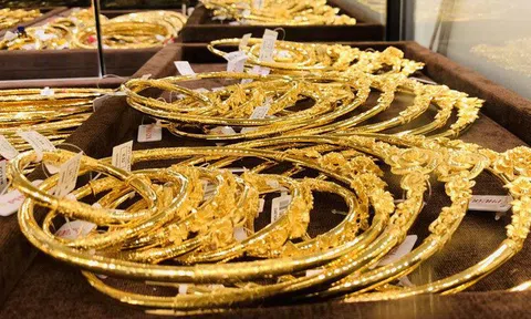 Giá vàng hôm nay 30/1, sau Tết biến động mạnh