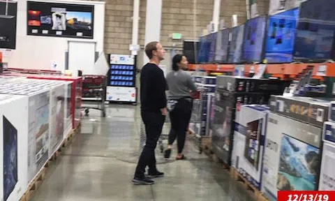 Tỷ phú Mark Zuckerberg mua đồ giảm giá