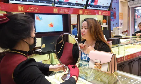 Giá vàng nhảy múa, nhìn lại bài toán huy động vàng trong dân