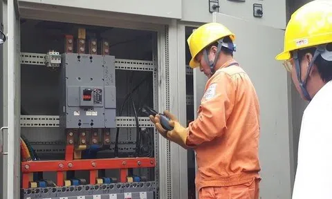 Giá điện mới, hàng chục triệu hộ dân soi lại hóa đơn hàng tháng