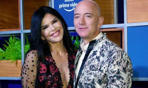 Tỷ phú giàu nhất thế giới và nhân tình mua biệt thự 165 triệu USD