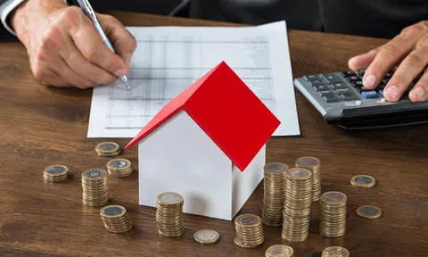 Khổ vì dồn tiền mua đất rồi chi tiêu túng thiếu