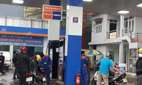 Giá xăng dầu có thể còn hơn 10 ngàn/lít, chờ mức thấp nhất 10 năm
