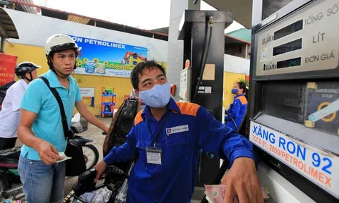 Chủ cây xăng bị lỗ khi giá giảm xuống dưới 12.000 đồng/lít?