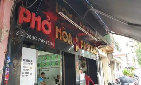 Phở Hòa bị tạt sơn, mắm tôm: Con rể chủ quán phở bị đề nghị truy tố