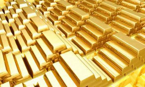 Giá vàng hôm nay 9/4: Chạm đỉnh rồi bất ngờ tụt dốc