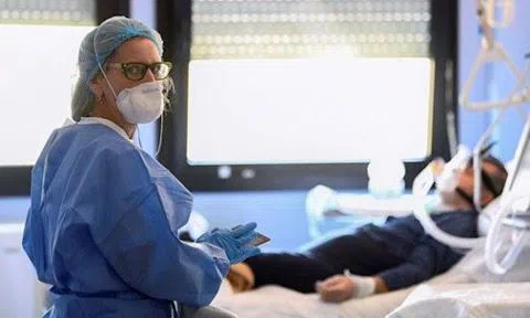 Nhiều bệnh viện Mỹ cạn tiền, có thể phá sản