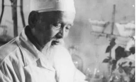 30 năm ở Vinh và sự nghiệp lừng lẫy của cha đẻ cao Sao Vàng