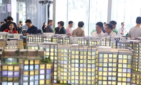 Khổ như mua nhà trả góp