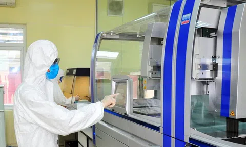 Máy Real-time PCR là gì, ưu điểm hệ thống xét nghiệm sinh học phân tử sử dụng máy Real-time PCR CỦA QIAGEN do Phương Đông cung cấp