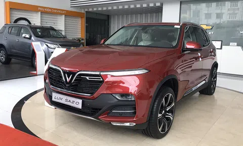 Xe VinFast giảm giá gần 300 triệu đồng