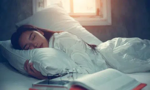 Đây là những cách giúp ngủ ngon vào một đêm hè nóng nực nếu nhà bạn không có điều hòa