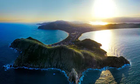 Trong khoảnh khắc bạn sẽ giật mình vì... không nhận ra đây là Việt Nam: Nhìn từ trên cao nước mình có những khung cảnh “lạ lẫm” thế này ư?