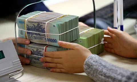 Mỗi tháng tiết kiệm được 5 triệu, nên đầu tư sinh lời ngắn hạn hay dài hạn?