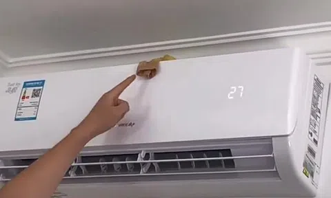 Đặt chiếc tất lên điều hòa, chiêu lạ hiệu quả không tưởng ngày nắng nóng