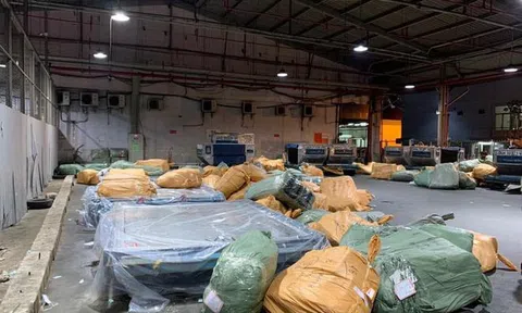 Tạm giữ lô hàng nặng hơn 4 tấn tại sân bay Tân Sơn Nhất