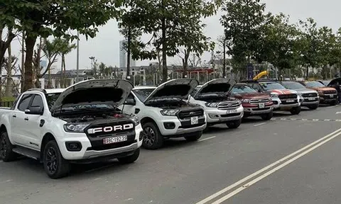 Xe Ford chảy dầu: Khách hàng muốn kiện Ford ra toà