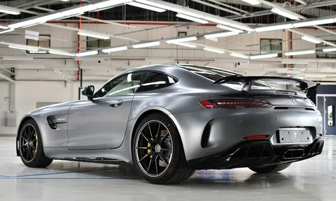 Vừa tậu Ferrari F8 Tributo, đại gia Cường đôla lại bí mật 'cưới vợ hai' cả chục tỷ đồng