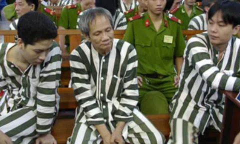 Kỳ 6: Năm Cam giăng “đạn bọc đường” hạ gục quan chức