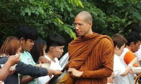 Con trai tỷ phú Malaysia đi tu, không màng khối tài sản 5 tỷ USD