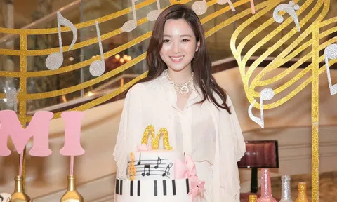 Ái nữ Việt có gương mặt hoa hậu: Kín tiếng, là con gái của đại gia và hoa hậu