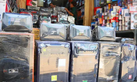Loa kéo tràn ngập thị trường, giá từ 300.000 đến 20 triệu đồng