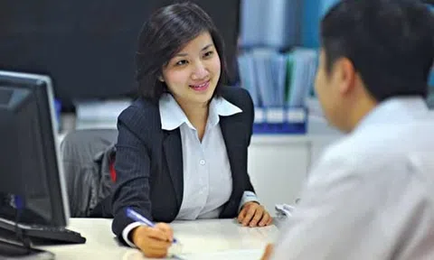 Đằng sau con đường thăng tiến của cán bộ ngân hàng