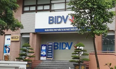 Cướp nổ súng ở BIDV chi nhánh Ngọc Khánh lấy số tiền lớn