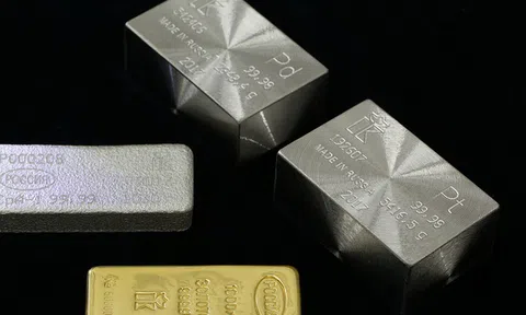 Bất thường hiện tượng vàng bạc đang bị bán tháo?