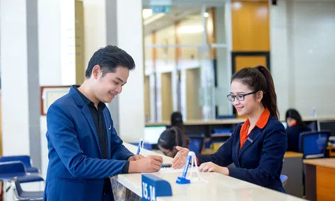 “Cục nợ” khổng lồ từ Phương Nam vẫn còn giá cổ phiếu Sacombank 13.500 đồng là quá cao