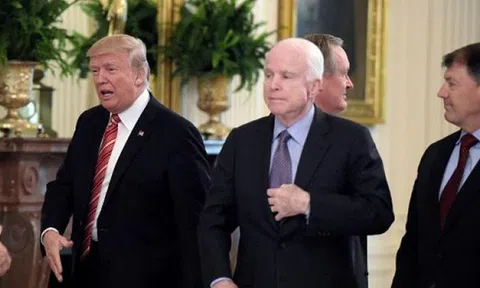 Điều gì khiến thành trì 20 năm của đảng Cộng hòa bất ngờ quay lưng với ông Trump?