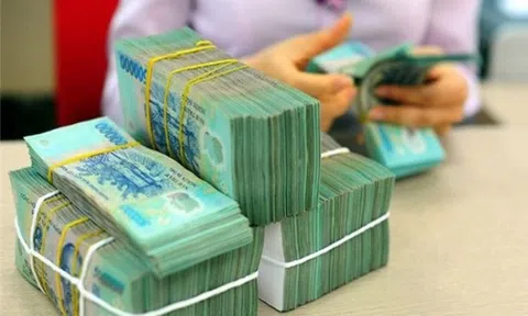 Lãi suất tiền gửi tiếp tục giảm nhưng chưa có hiện tượng rút tiền đầu tư vào kênh khác