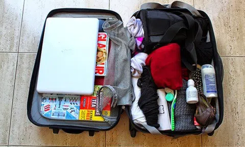 Lọ nước hoa Chanel bị mất tìm thấy trong balo NV hàng không: 4 lưu ý khi gửi hành lý