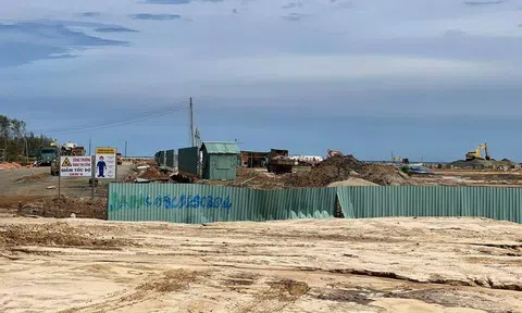 Nhiều hộ dân tố chưa nhận bồi thường đã bị lấy đất làm dự án Lạc Việt Resort
