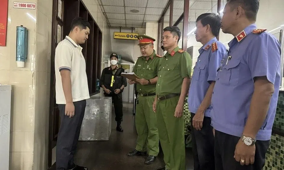 Bắt ông Lê Dương - con trai chủ hãng xe Thành Bưởi