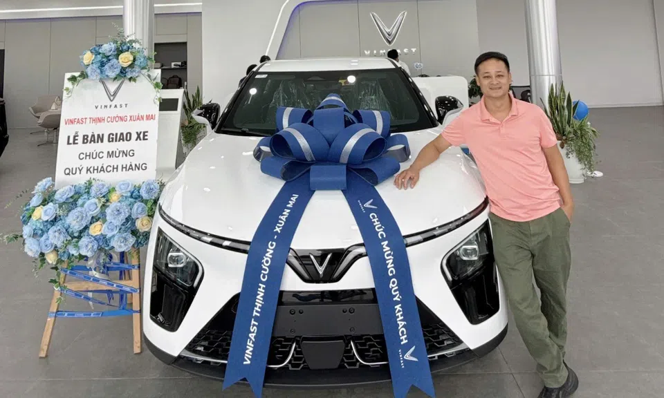 Chủ xe VinFast VF 7: “Yêu từ cái nhìn đầu tiên, khả năng vận hành thuyết phục tuyệt đối”